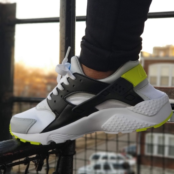 nike huarache run small